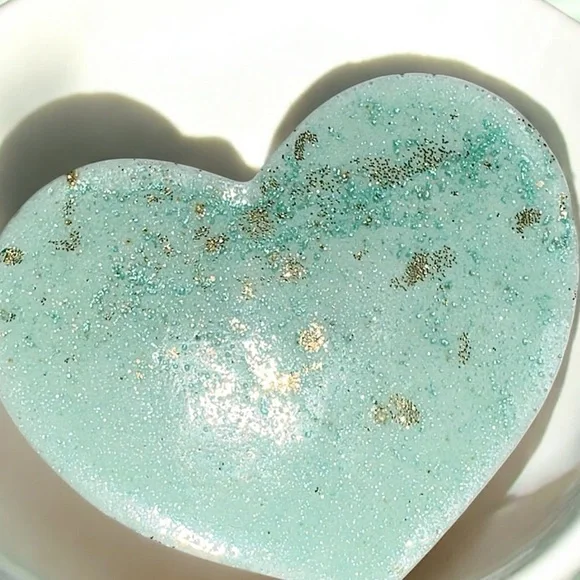 Vanilla berry soap HANDMADE shea butter & goats milk & coconut oil 3x3in 5oz - Picture 4 of 4